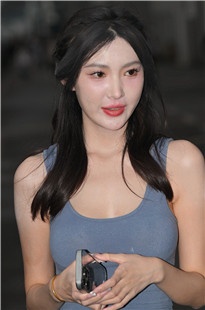 长腿气质蓝色包屯美女3A8144[1.96G]