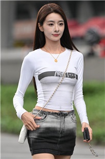 高挑的长发牛仔裙美女3A8163[1.28G]