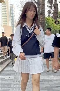 2025年9月KFC最新街拍美女视频[15.6G]