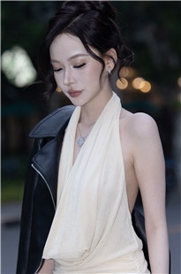 上海时装周-极品修长白皙美腿玉足凉高跟小姐姐3A8843[970M]
