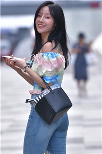 漂亮的紧牛小美女3A8236[1.81G]