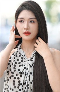 迷你小短裙美腿美足【套图+4k视频】3A8785[6.53G]