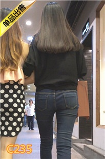 街拍紧牛包臀短裙两少女[403M] 编号：C235