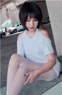 穿着大路背的白丝美女萌宝儿图片3A161[369P/2.38G]