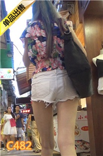 白热裤大长腿大美女[885M] 编号：C482
