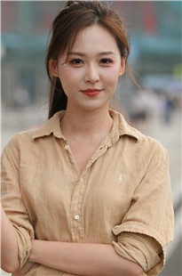 美腿美足小龙鼠【套图+视频】3A8757[3.63G]
