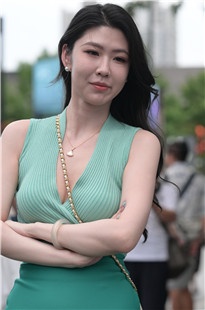 绿色高跟包屯裙美女3A8275[6.6G]