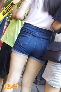 买烤鸡串的高腰牛仔热裤妹子[432M] 编号：C544