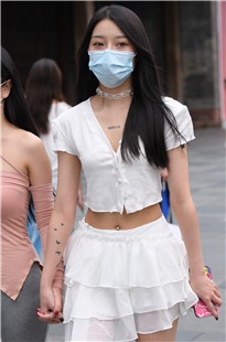 两个逛街的小美女3A8407[2.54G]