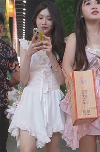 2024年7月banana cat最新街拍美女4K视频[24.4G]