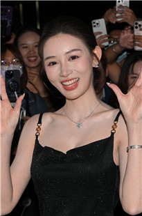 大白腿美足敏敏-套图+8k视频3A8823[11.3G]