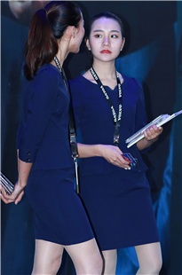 蓝色制服，闪亮肉丝，销售员美眉3A1531[111M]