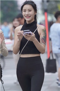 黑色紧身裤小姐姐【套图+视频】3A8192[1.08G]